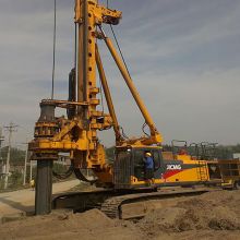 XCMG rotary drilling rig 220kN XR220D hydraulic rotary table drilling rig machine price